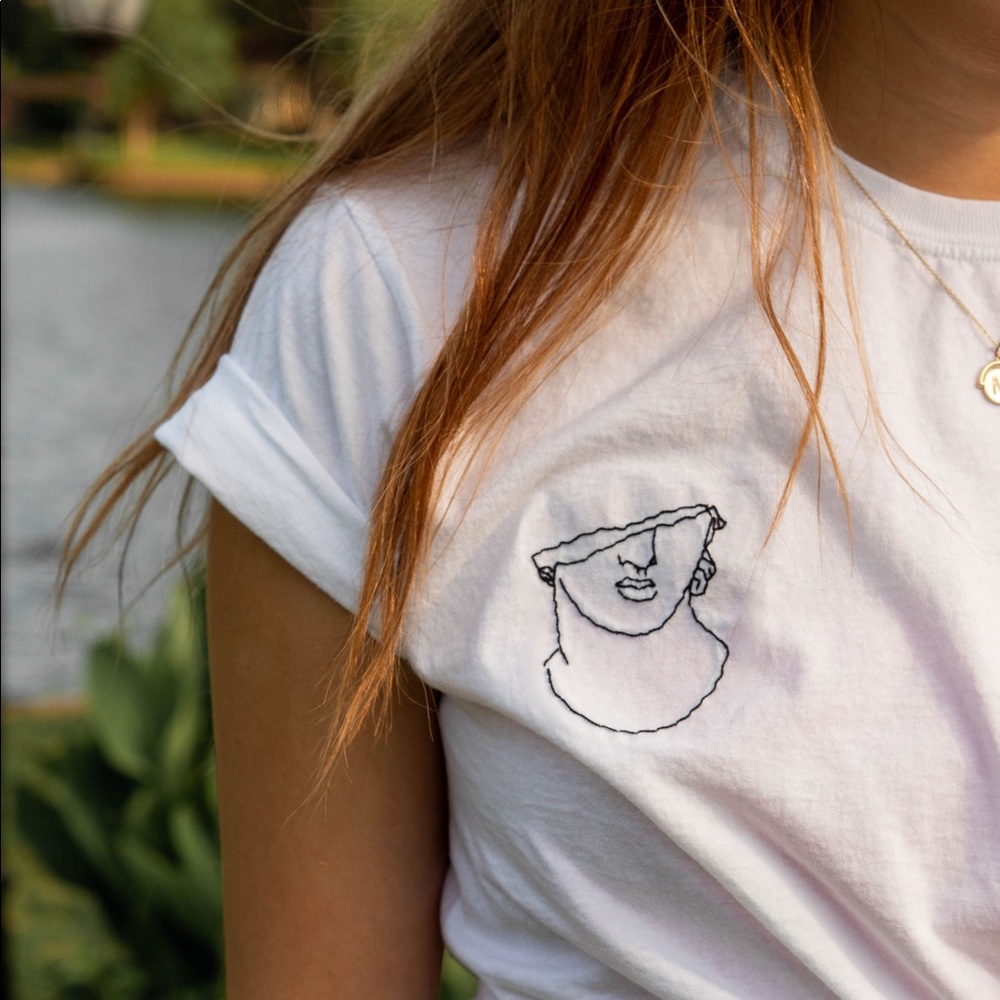 ‘Bust’ Handmade Embroidered Tee - Picture 4 of 6